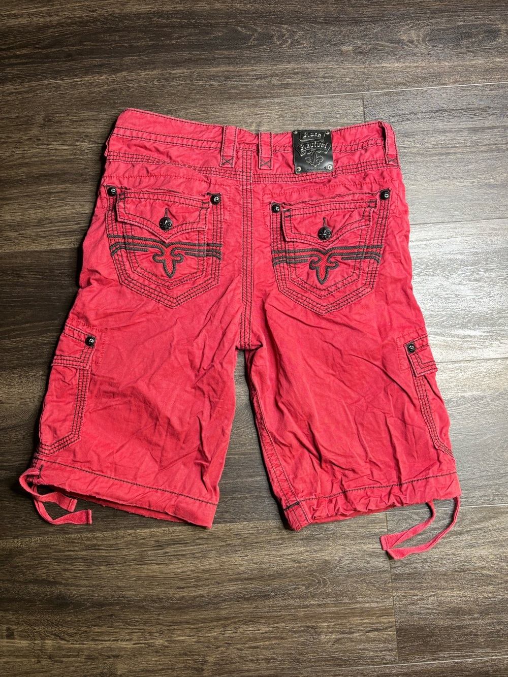 Mens Vintage Rock Revival Red Cargo Shorts Sz 32/24 Grunge Y2K